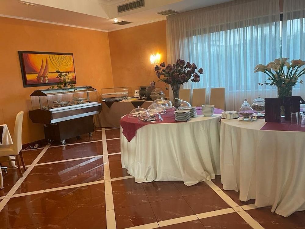 Gullo Hotel Acconia Esterno foto