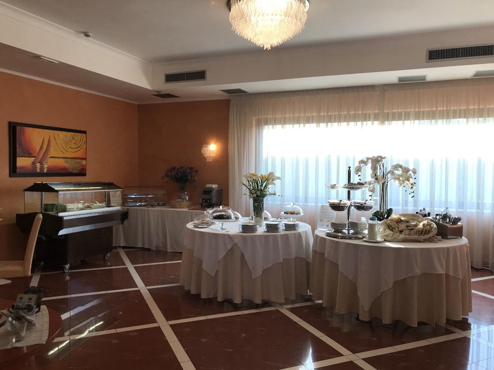 Gullo Hotel Acconia Esterno foto