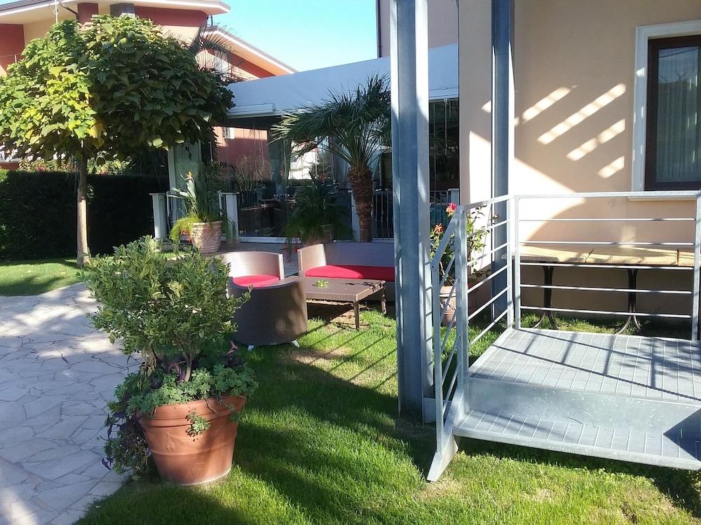Gullo Hotel Acconia Esterno foto