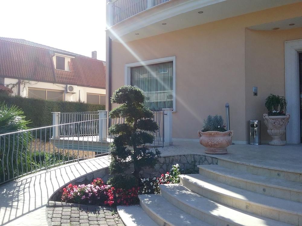 Gullo Hotel Acconia Esterno foto