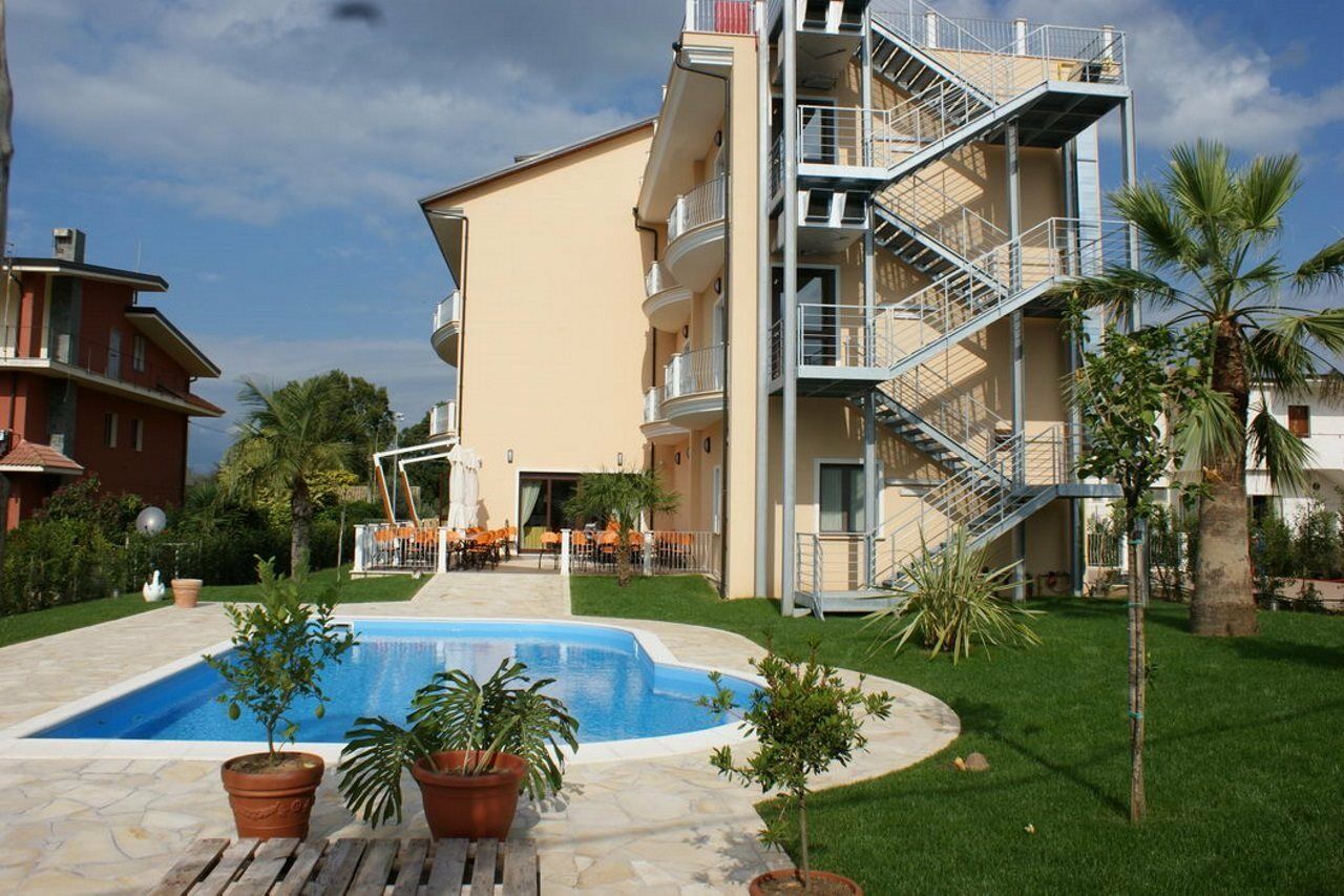 Gullo Hotel Acconia Esterno foto